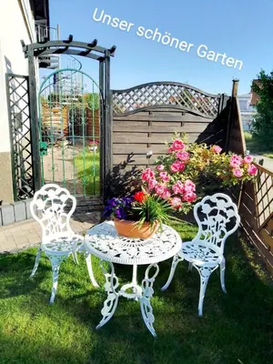 Ein Garten an der Unterkunft Haus Heidrun