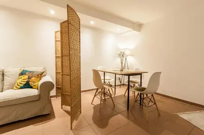 Ein Sitzbereich in der Unterkunft Ruhiges Apartment Ettlingen-Spessart