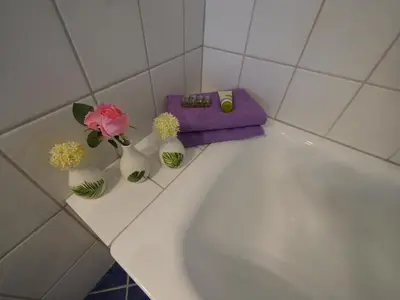 Ein Badezimmer in der Unterkunft Fachwerkhaus in ruhiger Altstadt by Rabe - eigene Terrasse, Smart-TV, Netflix
