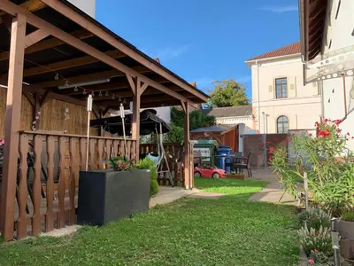 Ein Garten an der Unterkunft Fachwerkhaus in ruhiger Altstadt by Rabe - eigene Terrasse, Smart-TV, Netflix