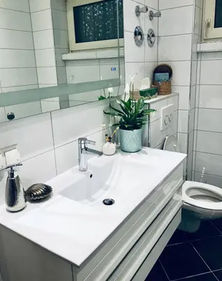 Ein Badezimmer in der Unterkunft Home in the heart of Mannheim, Long Stay & Remote Work, Netflix, Fast WIFI