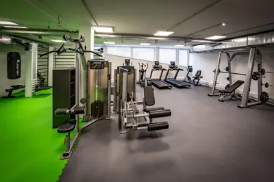 Das Fitnesscenter und/oder die Fitnesseinrichtungen in der Unterkunft LOGINN Hotel Stuttgart Zuffenhausen