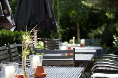 Ein Garten an der Unterkunft Linde Restaurant & Hotel