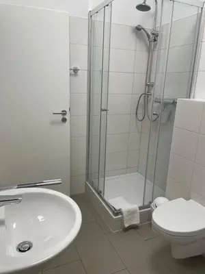 Ein Badezimmer in der Unterkunft Recreo Pension Untereisesheim