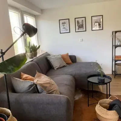☆FEWO ALTES KINO - MODERN - QUIET - 65M² - TV - NETFLIX - WLAN☆
