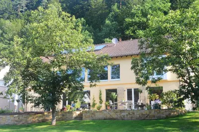 Ein Garten an der Unterkunft Annettes Pfalz