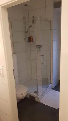 Ein Badezimmer in der Unterkunft BudgetRooms - souterrain-private rooms & kitchen