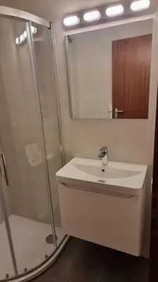 Ein Badezimmer in der Unterkunft Gemütliche Ferienwohnung am Kurpark in Bad Herrenalb