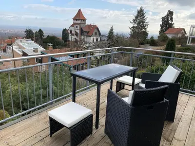 Ein Balkon oder eine Terrasse in der Unterkunft Ferienwohnung Fernblick Pfalz - mit Sauna