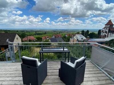 Ein Balkon oder eine Terrasse in der Unterkunft Ferienwohnung Fernblick Pfalz - mit Sauna
