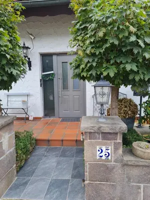 Eine Fassade oder ein Eingang zu Landhaus Bad Rotenfels - Zion