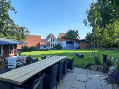 Ein Garten an der Unterkunft BEAS WOHNEN