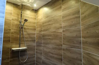 Ein Badezimmer in der Unterkunft Kleine, gemütliche Dachgeschosswohnung