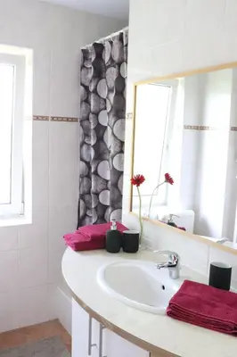 Ein Badezimmer in der Unterkunft Gutenberg - helle und geräumige Wohnung in Uninähe