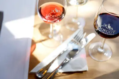 Getränke in der Unterkunft Landhotel Hofgut Battenberg