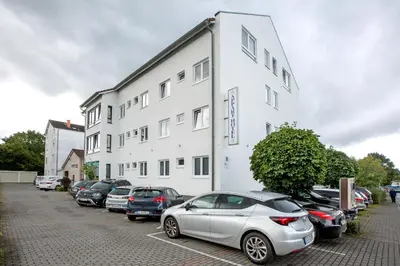 Das Gebäude in dem sich das Aparthotel befindet