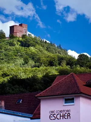 Ein allgemeiner Bergblick oder ein Berglick von der Pension aus