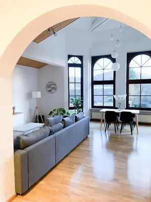Ein Sitzbereich in der Unterkunft Ferienwohnung Burgpanorama