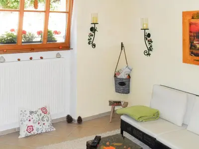 Ein Sitzbereich in der Unterkunft Loblocher Max und Moritz