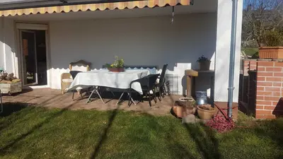 Ein Garten an der Unterkunft Georgs Ferienwohnung