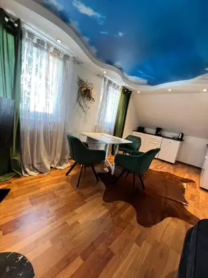Ein Sitzbereich in der Unterkunft LifeStyle Apartment Sinsheim