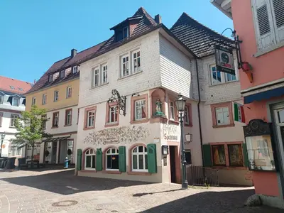 Das Gebäude in dem sich die Ferienwohnung befindet
