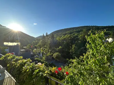 Ein allgemeiner Bergblick oder ein Berglick von der Ferienwohnung aus