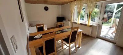 TV/Unterhaltungsangebot in der Unterkunft Tolle Untergeschoss-Wohnung für bis zu 5 Personen mit großem Garten und Terrasse