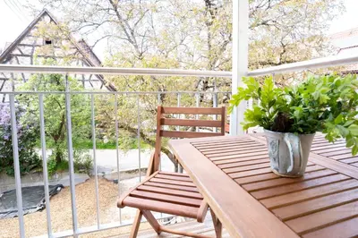 Ein Balkon oder eine Terrasse in der Unterkunft Gästehaus Großhöchberg