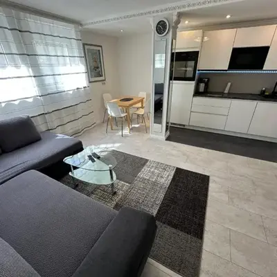 Ruhige geräumige Wohnung
