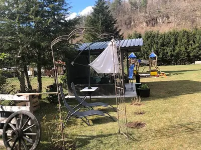 Ein Garten an der Unterkunft Ferienwohnung Braun