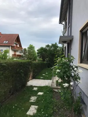Ein Garten an der Unterkunft Gästehaus Elisabeth