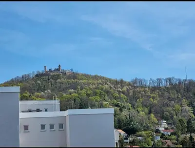 Ein allgemeiner Bergblick oder ein Berglick von der Ferienwohnung aus