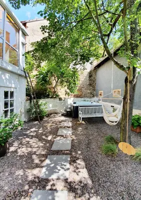 Ein Garten an der Unterkunft Alte Goldschmiede Südpfalz