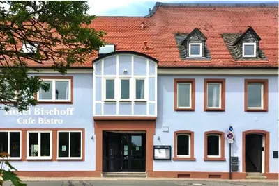 Das Gebäude in dem sich das Hotel befindet