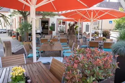 Ein Restaurant oder anderes Speiselokal in der Unterkunft Anni`s Inn