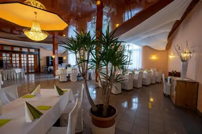 Ein Restaurant oder anderes Speiselokal in der Unterkunft Kraichtaler Hof
