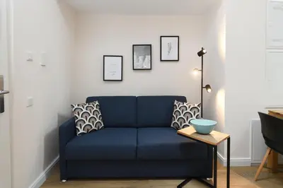 Ein Sitzbereich in der Unterkunft Das schiefe Haus Wohnung Odenwald