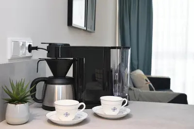 Kaffee-/Teezubehör in der Unterkunft Das schiefe Haus Wohnung Festspiele