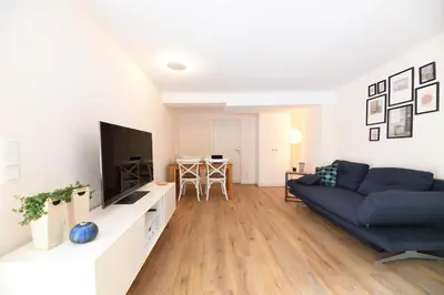 TV/Unterhaltungsangebot in der Unterkunft Das schiefe Haus Wohnung Festspiele