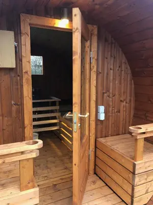 Grundriss der Unterkunft Tiny House mit Saunafass und Garten