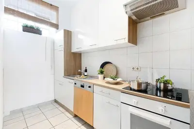 Küche/Küchenzeile in der Unterkunft Chic 4 Room Apartment in Mannheim