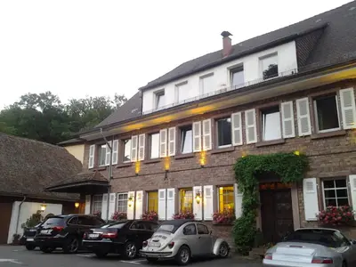 Das Gebäude in dem sich das Hotel befindet
