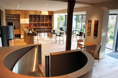 Ein Sitzbereich in der Unterkunft Unterkunft im Weingut Fitz-Ritter