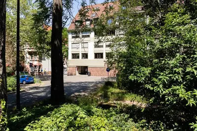 Ein Garten an der Unterkunft stylish suite OldTown free parking Air Condition