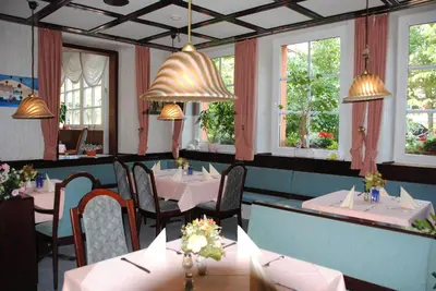 Ein Sitzbereich in der Unterkunft Hotel Kurfürst Garni