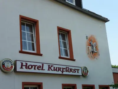 Ein Zertifikat, Auszeichnung, Logo oder anderes Dokument, das in der Unterkunft Hotel Kurfürst Garni ausgestellt ist