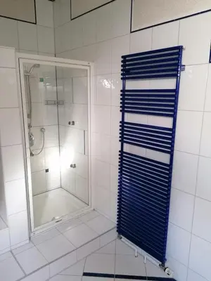 Ein Badezimmer in der Unterkunft Ferienhaus Stein, TOP Monteurwohnung, sehr groß, 4 Einzelzimmer, Doppelzimmer, Übernachtung bis zu 8 Personen möglich