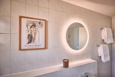 Ein Badezimmer in der Unterkunft Adele, the Austrian Art Nouveau.