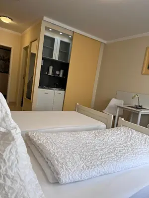 Küche/Küchenzeile in der Unterkunft Sleep & Living Forst ehem Corona